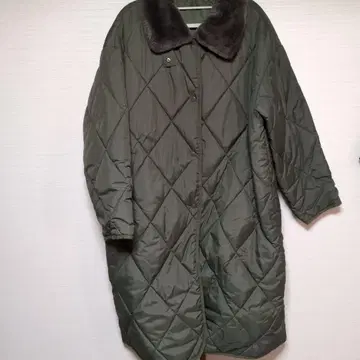 올리브 그린 퀼팅 롱 코트