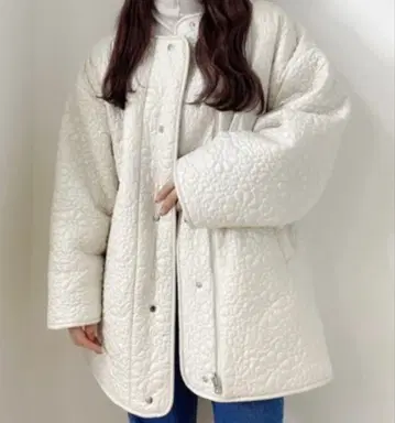 jumelle 플라워 퀼팅 보아 아우터 주메로