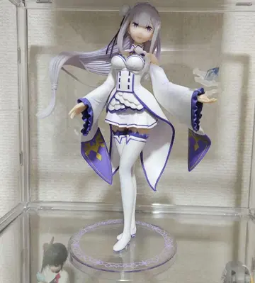 제일복권 리제로 B상 에밀리아 피규어