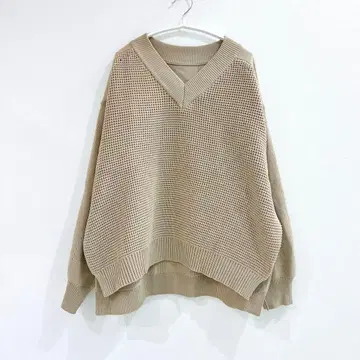 [컨디션 최상] 에이미 로우 와플 사이드 로고 테이프 니트 V넥 니트