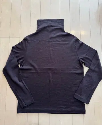 MARGARET HOWELL 보틀넥 상의 새상품급