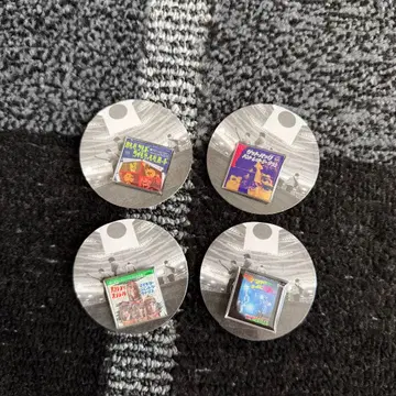 [ The Beatles ] 가챠가챠 핀 배지 4개 세트