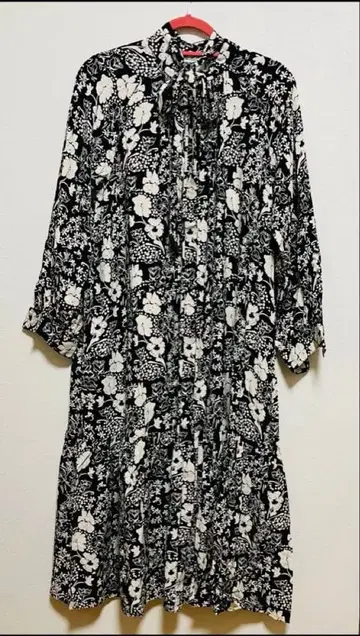 저널 스탠다드 리룸 레트로 플라워 보타이 개더 원피스