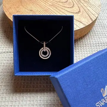 Swarovski 서클형 목걸이