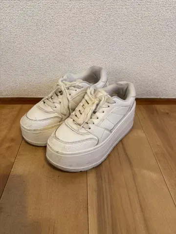 ZARA 통굽 화이트 스니커즈 35