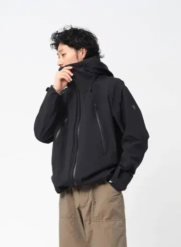 데상트 올마이티 라인 클레아스