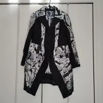 EIKO KONDO 에이코 콘도 얇은 소재 코트 패턴 메쉬 절개