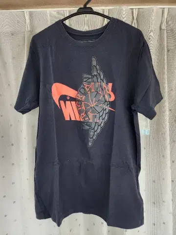 조던 그래픽 티셔츠 L 사이즈 블랙