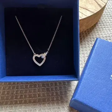 스와로브스키 하트형 목걸이