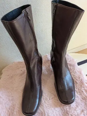 브라운 가죽 중간 힐 미들 기장 부츠