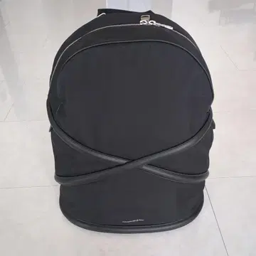 알렉산더 맥퀸 크로스 디자인 블랙 백팩