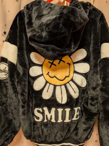 [이번 주말까지만 판매!] SMILE 후드 부착 인기 점퍼 새상품급
