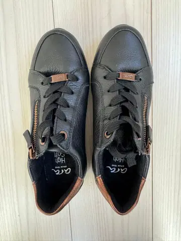 ara 블랙 가죽 스니커즈 지퍼 포함