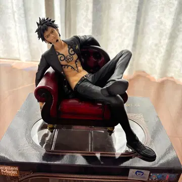 트라팔가 로 엑설런트 모델 피규어