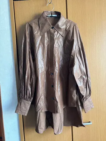 ETRE TOKYO 가죽풍 셔츠