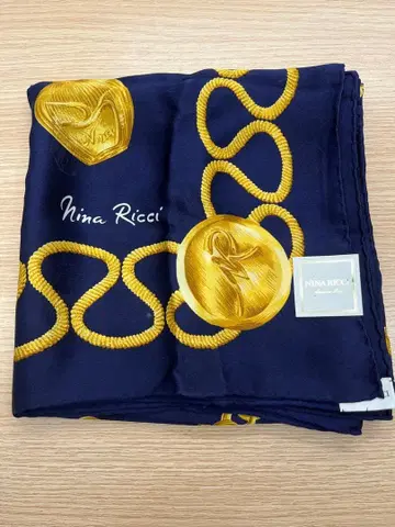 [ 새상품 ] Nina Ricci 네이비 골드 스카프