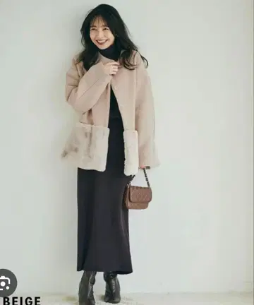 새상품급 밑단 퍼 노카라 코트 베이지