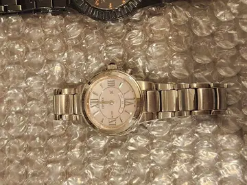 xC 여성용 손목시계 작동 확인 완료