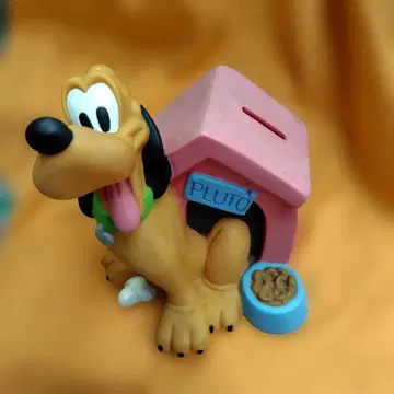 플루토 피규어 강아지 집 포함 저금통