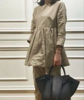 미라 오웬 모양 기억 긴팔 개더 상의