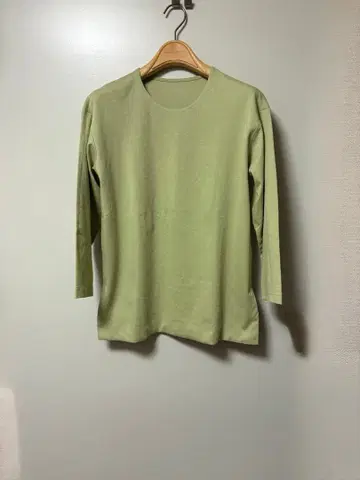 새상품급 DoCLASSE 두클라쎄 긴팔 티셔츠 민트 그린