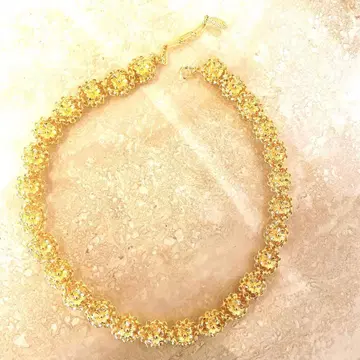 골드색 목걸이 초커