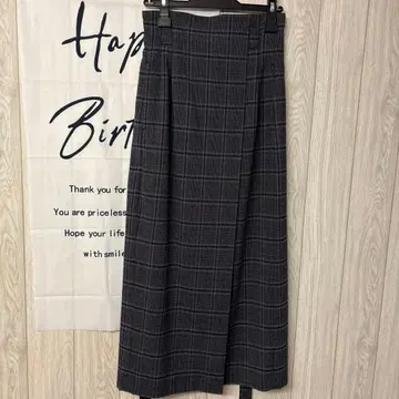 코코딜 그레이 계열 체크 무늬 롱 스커트