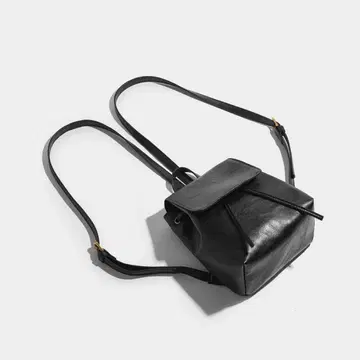 블랙 가죽 백팩