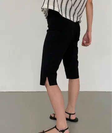 Didot 쇼룸 블랙 하프 팬츠