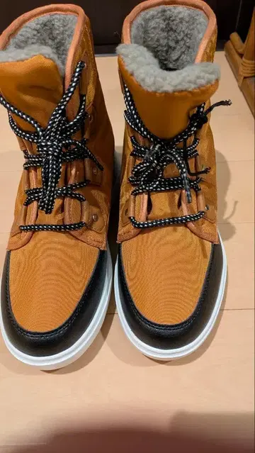 와일드 띵스 아웃도어 스노우 부츠 24cm 가을 겨울용 여성용