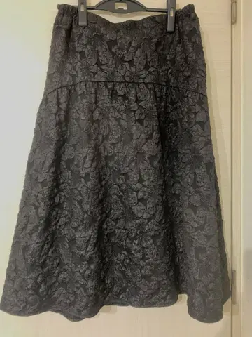 앤드러브 블랙 스커트 허리밴딩