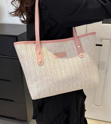 뜨개질 디자인의 토트백