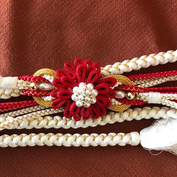 빨흰금 허리띠 꽃 장식 포함 성인식