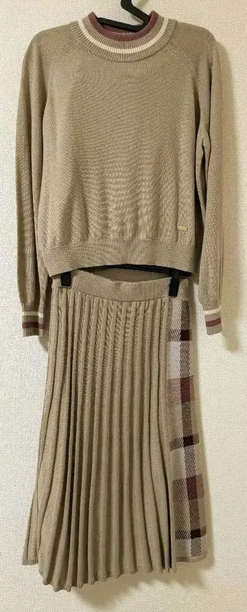 블루 라벨 셋업 원피스 베이지