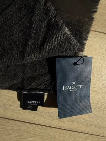 HACKETT 다크 그레이 블랙 스트라이프 머플러
