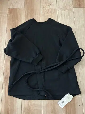 새상품 택 포함 리디 래글런 볼륨 속기모 맨투맨 M 사이즈 블랙