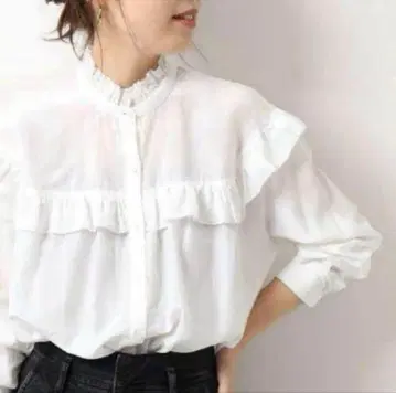 스픽 앤 스팬 프릴 디테일 화이트 긴팔 블라우스