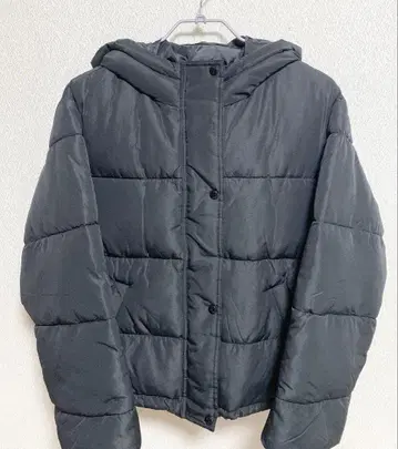 [ JaVa 자바 ] 숏 기장 후드 부착 충전솜 페이크 다운 코트