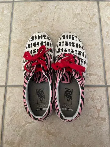 Vans 애슐리 윌리엄스 스니커즈