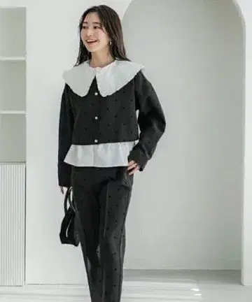 도트 무늬 라운드 칼라 긴팔 상의