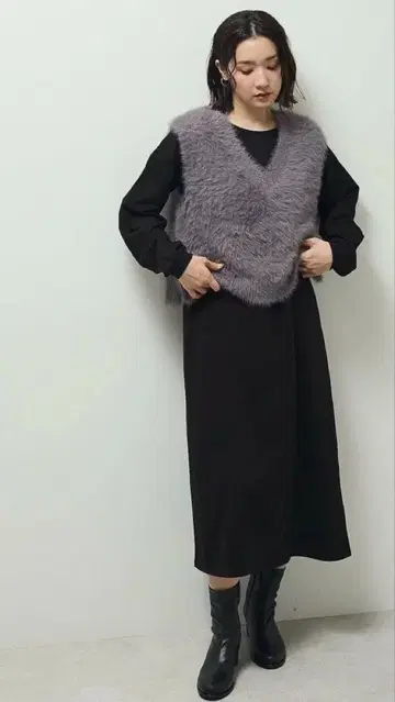 SET 2점 라메 페더 베스트 + 미니 쭈리 원피스