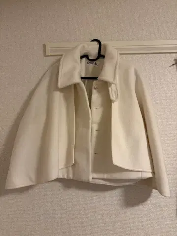 SNIDEL 화이트 판초 케이프 코트