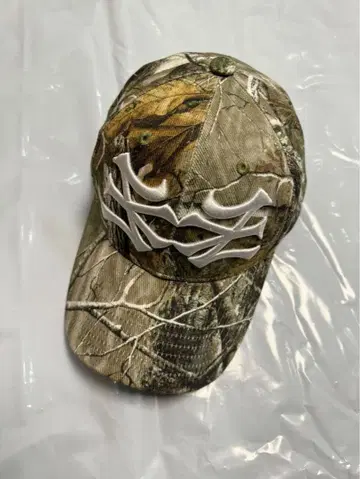 카모 패턴 캡 oMA 로고 자수