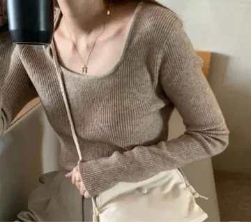 스퀘어넥 리브 니트