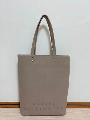 다니엘 웰링턴 토트백 베이지