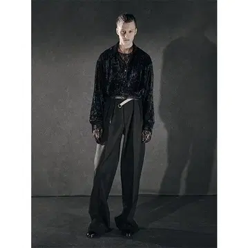 Crushed velvet oversized shirt