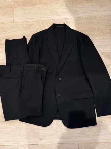 유니클로 감동 수트 블랙