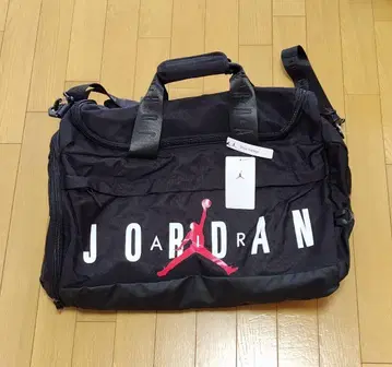 [ 하자품 ] 택 포함 미사용 새상품 조던 더플백 M