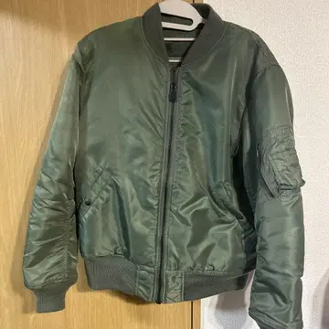 올리브 그린 MA-1 플라이트 자켓