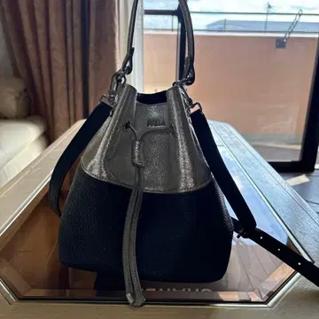 버킷형 가죽 백 블랙/실버